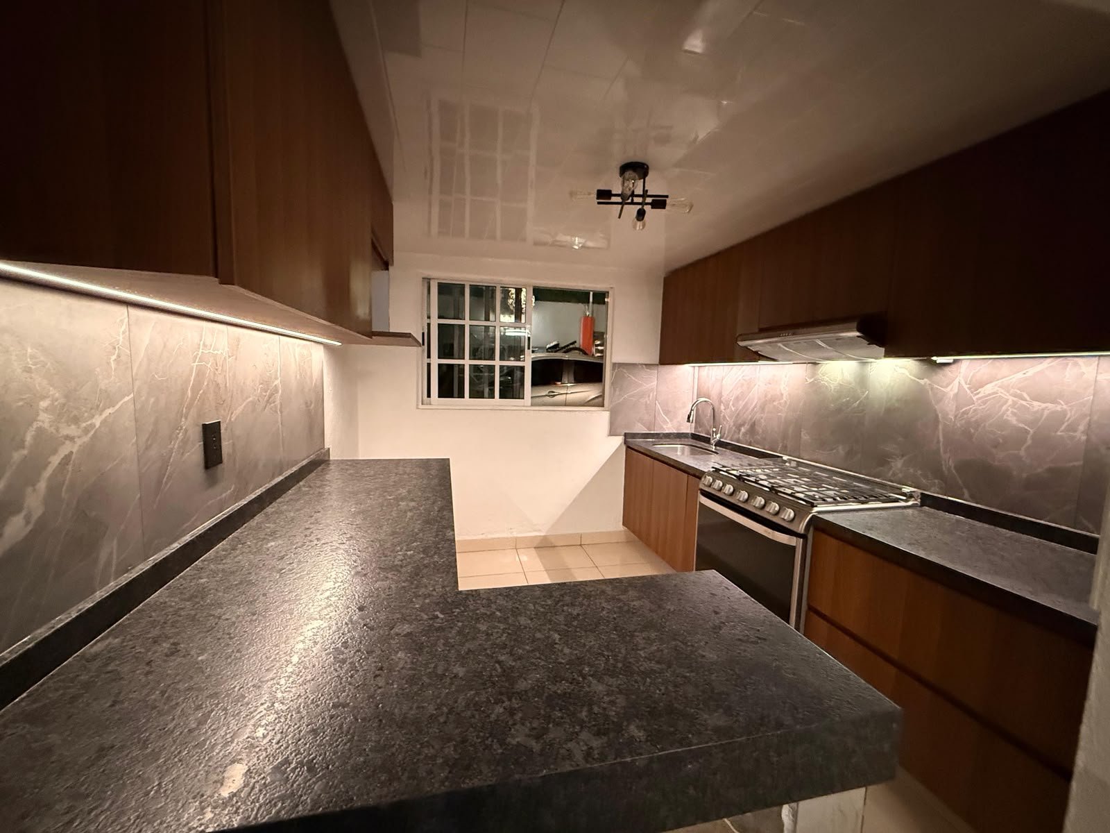 Cocina Wengué Compacta
